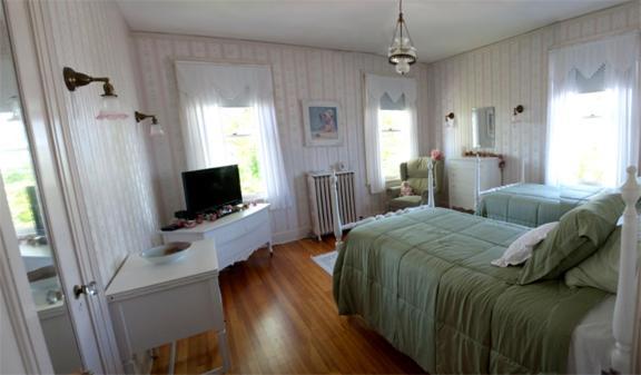 Bayside Bed And Breakfast Everett Room photo