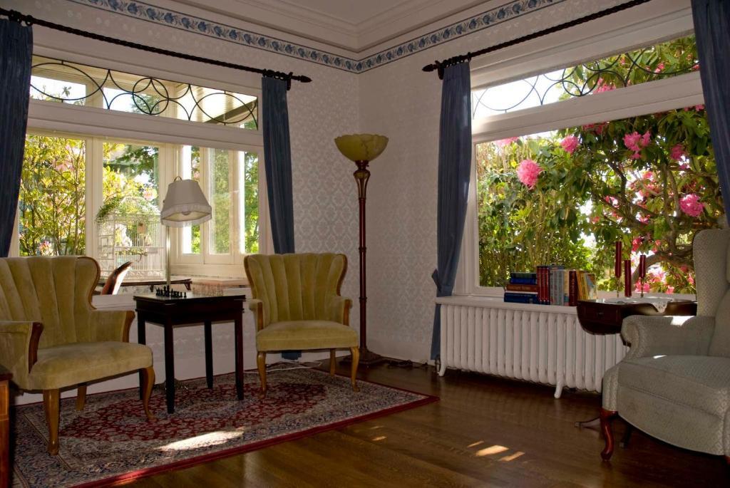 Bayside Bed And Breakfast Everett Exterior photo